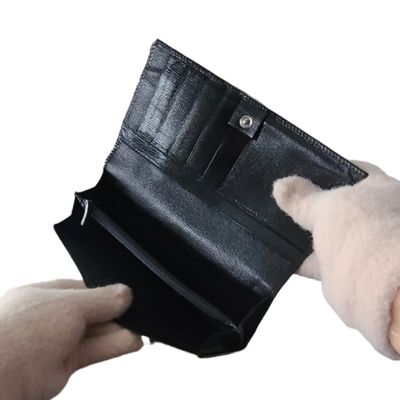 GUCCI LONG WALLET - Picture 7 of 9